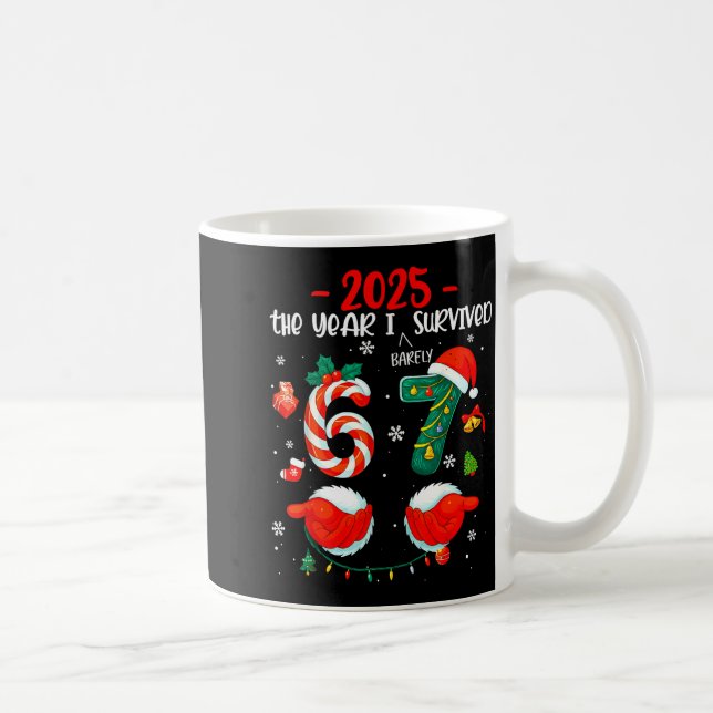 Caneca De Café Christmas 2025 The Year I Barely Survived Six Seve (Direita)