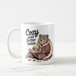 Caneca De Café Chubby Cozy Bear Lendo Vela De Outono