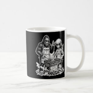 Caneca De Café Churrasco Bigfoot Alien Grillmaster Engraçado