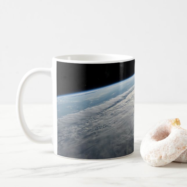 Caneca De Café Ciclone Tropical Idai Acima Da Costa Da África. (Com Donut)