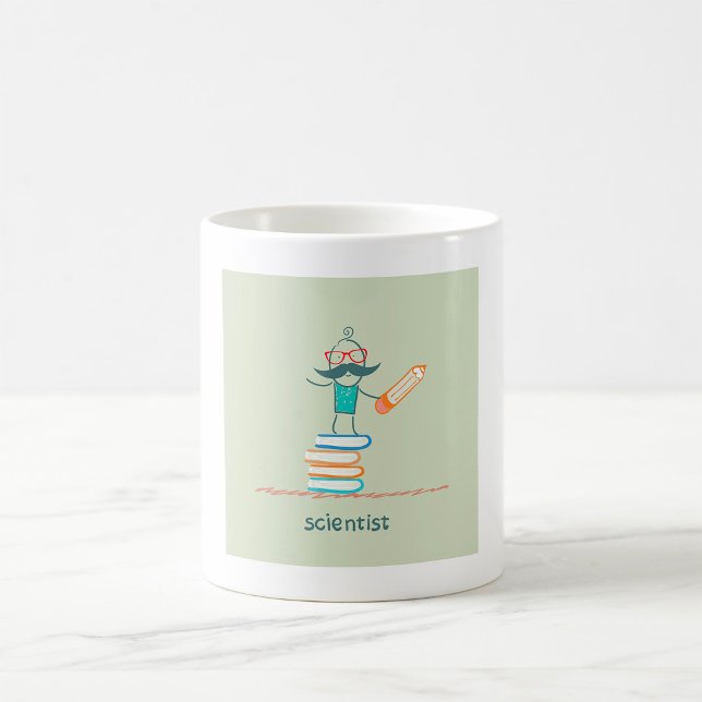 Caneca De Café Cientista em Pé em Cima de Livros (Criador carregado)