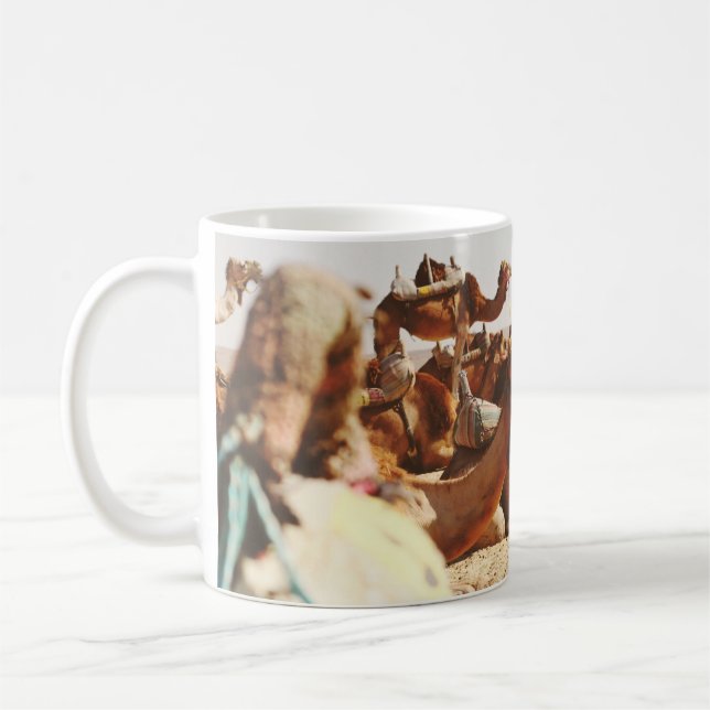 CANECA DE CAFÉ CINCO CAMELOS NO CAMPO (Esquerda)
