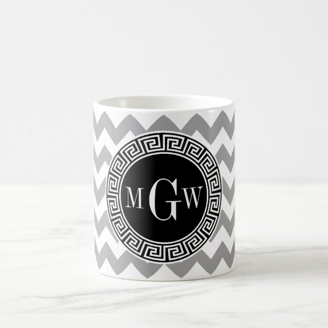 Caneca De Café Cinza Chevron Branco Preto Chave Grega 3 Monograma (Centro)