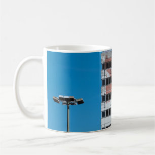 CANECA DE CAFÉ CINZAS E LUZ POSTE PRETA