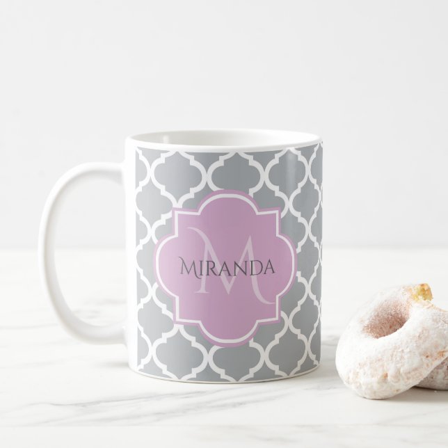 Caneca De Café Cinzas Quatrefoil Lavanda Monograma e Nome (Com Donut)