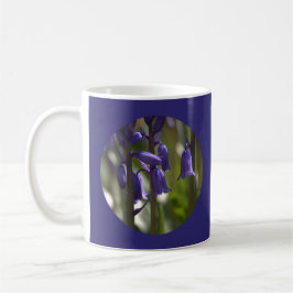 Caneca De Café Círculo de Bluebells à luz do sol primavera aplica