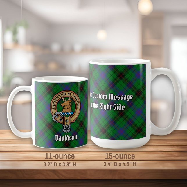 Caneca De Café Clan Davidson Crest sobre Tartan (Criador carregado)