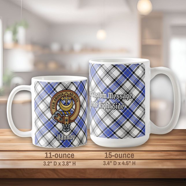 Caneca De Café Clan Hannay Crest sobre Tartan (Criador carregado)