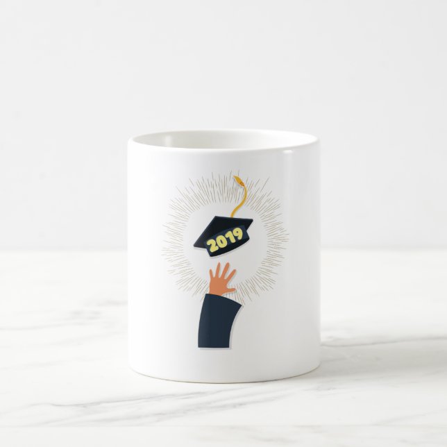 Caneca De Café classe de boné de formatura 2019, design de reuniã (Centro)