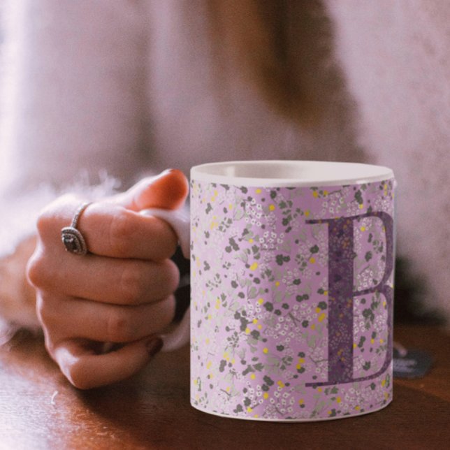 Caneca De Café Classe Elegante Floral Monograma B lilac w/frase (Criador carregado)