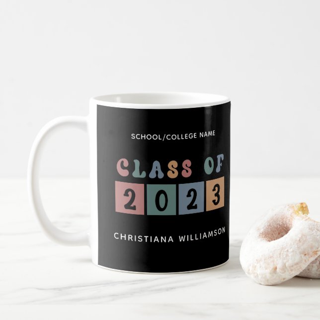 Caneca De Café Classe Retroativa Personalizada de Graduação 2023 (Com Donut)
