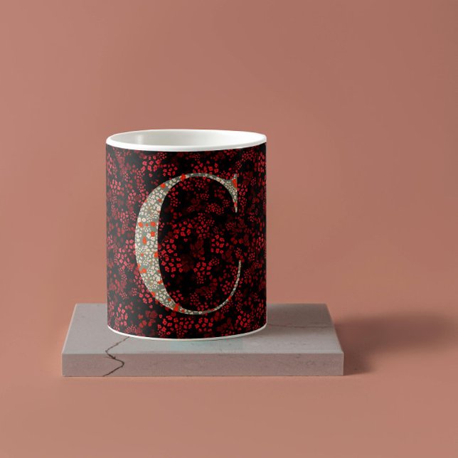 Caneca De Café Clássico Elegante Floral Monograma C vermelho w/fr (Criador carregado)