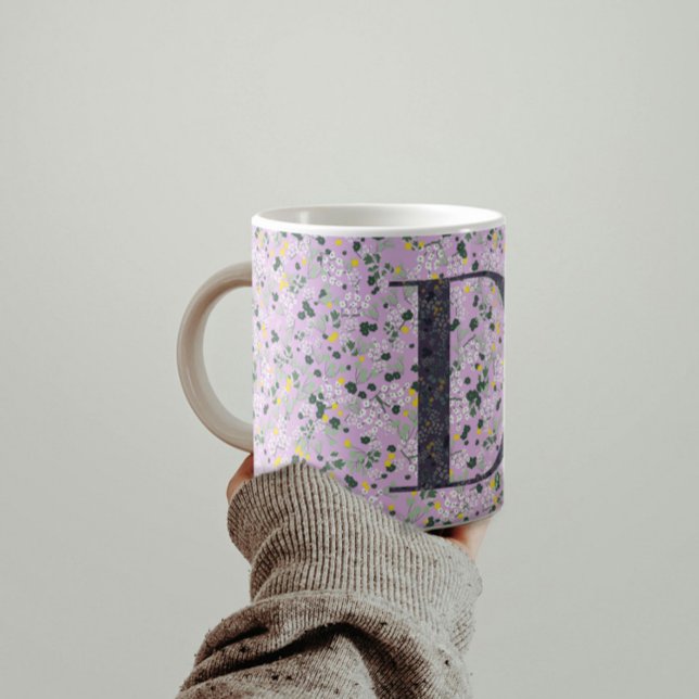 Caneca De Café Clássico Elegante Floral Monograma D lilac w/frase (Criador carregado)