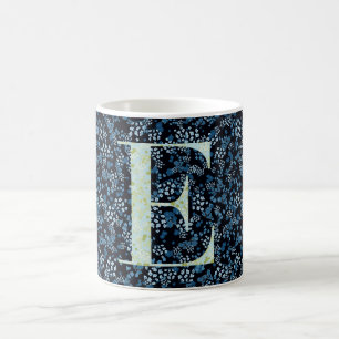 Caneca De Café Clássico Elegante Floral Monograma E azul com fras