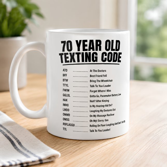 Caneca De Café Código de Texto Divertido para Idosos de 70 Anos (Criador carregado)