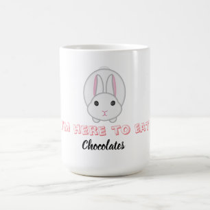 Caneca De Café Coelhinho de Páscoa esperando para comer chocolat