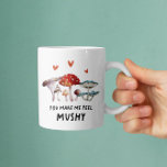 Caneca De Café Cogumelo Você Me Faz Sentir Muito Engraçado<br><div class="desc">Design de caneca engraçada com ilustração aquosa de cogumelos com um texto que diz "você me faz sentir cogumelo."</div>