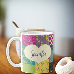 Caneca De Café Coleta de Correções Boho e Forma Cardíaca Personal<br><div class="desc">Essa caneca bonito está pronta para ser personalizada com um nome em roteiro ou escrevendo cursivo e apresenta um conjunto gráfico colorido de forma cardíaca creme em relação a uma ilustração no estilo de uma coloração colorida colcha de retalhos. O coração e o nome aparecem em ambos os lados desta...</div>