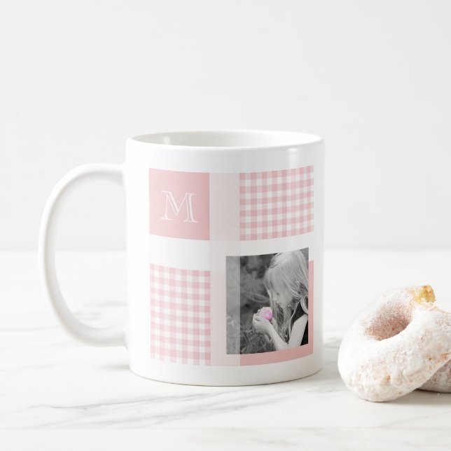 Caneca De Café Coloque Sua Foto, Gingham Modern Monograma (Com Donut)