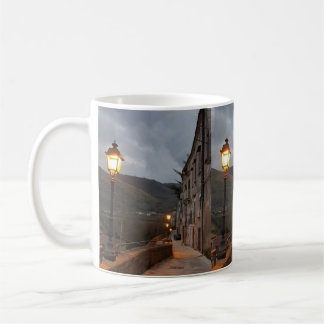 Caneca De Café colori rilassanti e dettagli armoniosi.