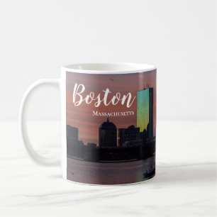 Caneca de café com a paisagem urbana de Boston Mas