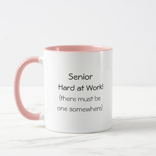 Caneca de Café com Citação Engraçada de Idoso no T (Esquerda)