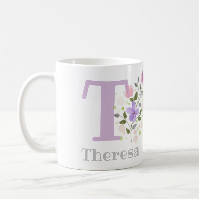 Caneca de café com design floral com o nome Theres (Esquerda)