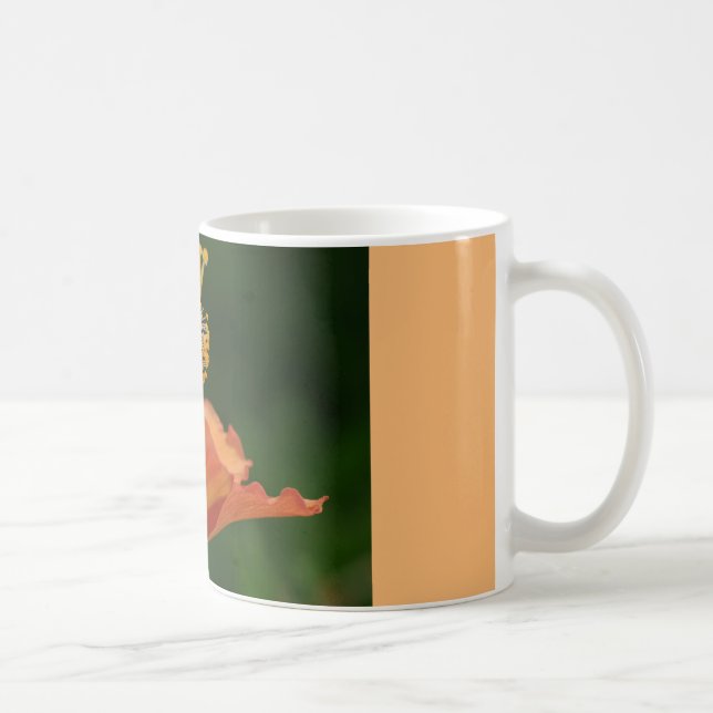 caneca de café com flor alaranjada (Direita)
