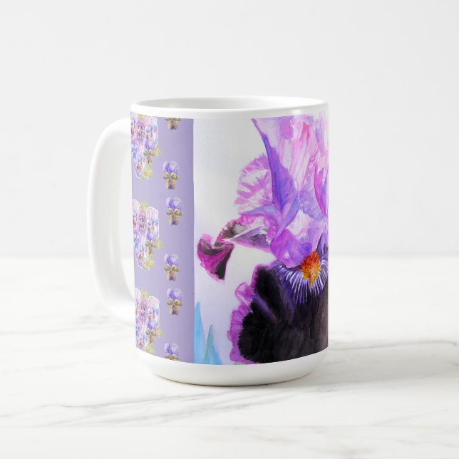 Caneca de Café com Flor de Íris Roxa Pintada à Mão (Frente Esquerda)