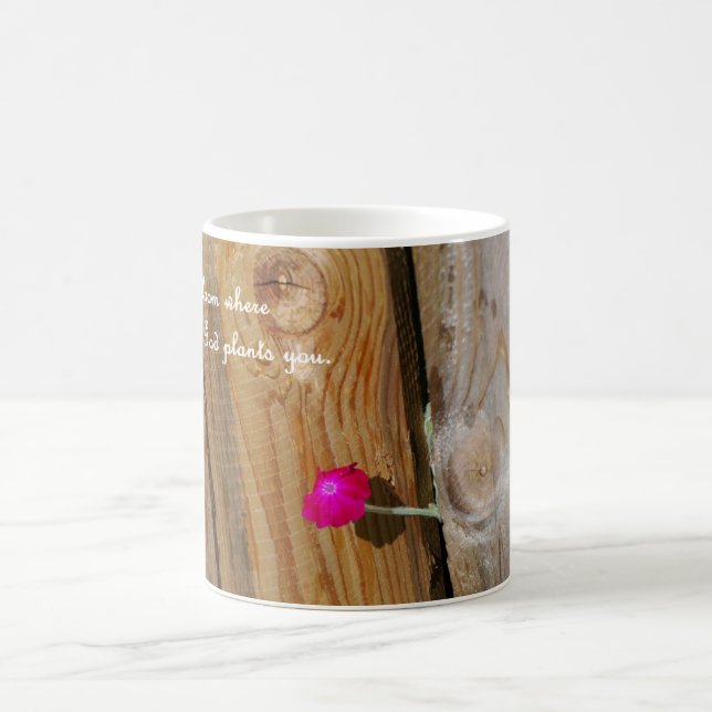 caneca de café com flor onde o deus o planta (Centro)