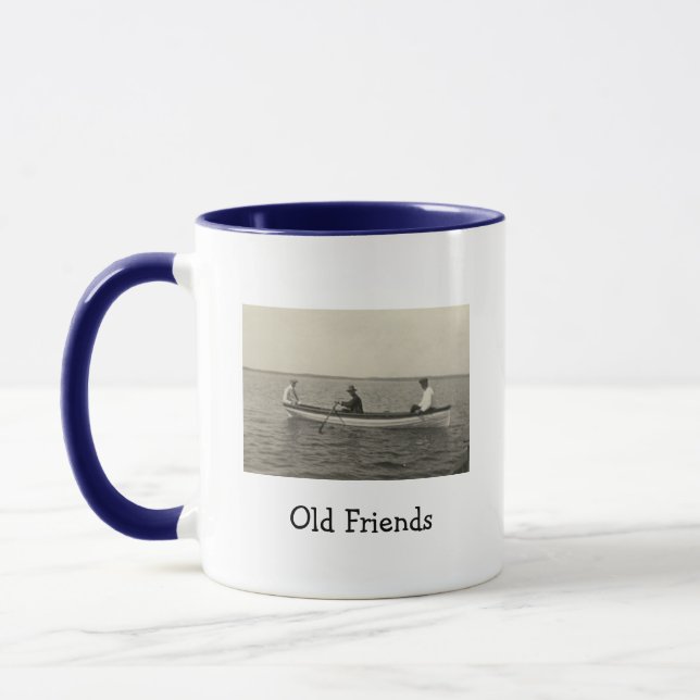 Caneca de café com foto antiga de amigos navegando (Esquerda)
