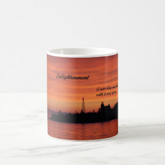 Caneca de café com imagem da casa clara no