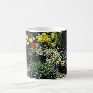 caneca de café com jardim