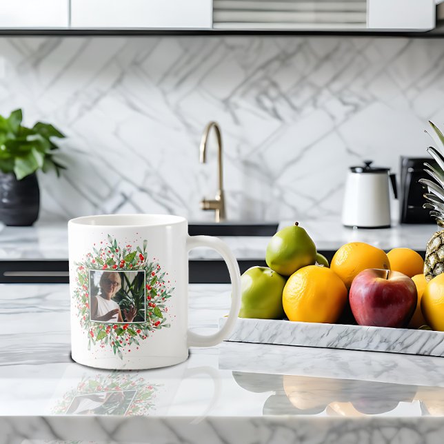 Caneca de café com letra de Natal em vermelho Mono (Criador carregado)