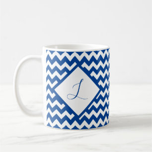 Caneca de café com monograma de chevron em cor per