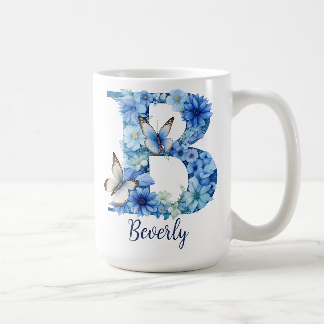 Caneca de café com monograma floral azul de 15 oz (Direita)