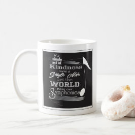 Caneca de café com nota de música