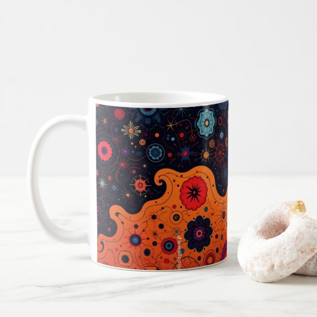 Caneca de Café com Padrão Colorido de Rabiscos | D (Com Donut)
