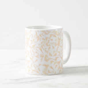 Caneca de Café com Padrão de Folha Bege