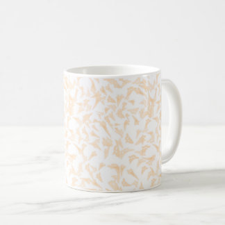 Caneca de Café com Padrão de Folha Bege