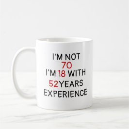 Caneca de Café com Tipografia de Aniversário Engra