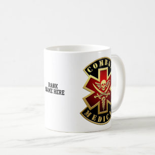 Caneca De Café Combate ao crânio e espadas médicas