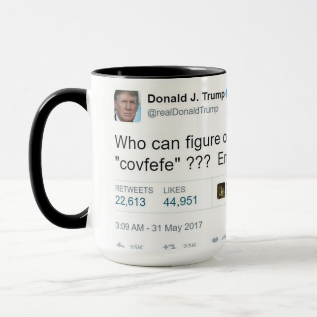 CANECA de CAFÉ COMBINADO de COVFEFE 15OZ Por (Esquerda)