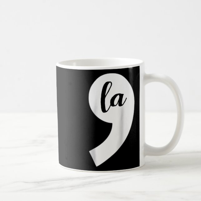Caneca De Café Comma La Kamala Harris Gift Raglan Baseball Tee (Direita)
