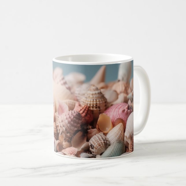 Caneca De Café Composição de conchas de formas únicas (Frente Esquerda)