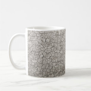 Caneca De Café Conceito de verme global - terra rachada e escorre