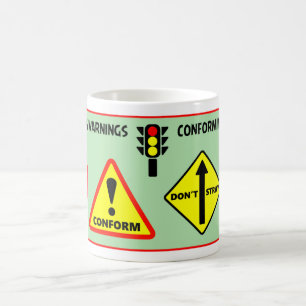 Caneca De Café Conformando Avisos