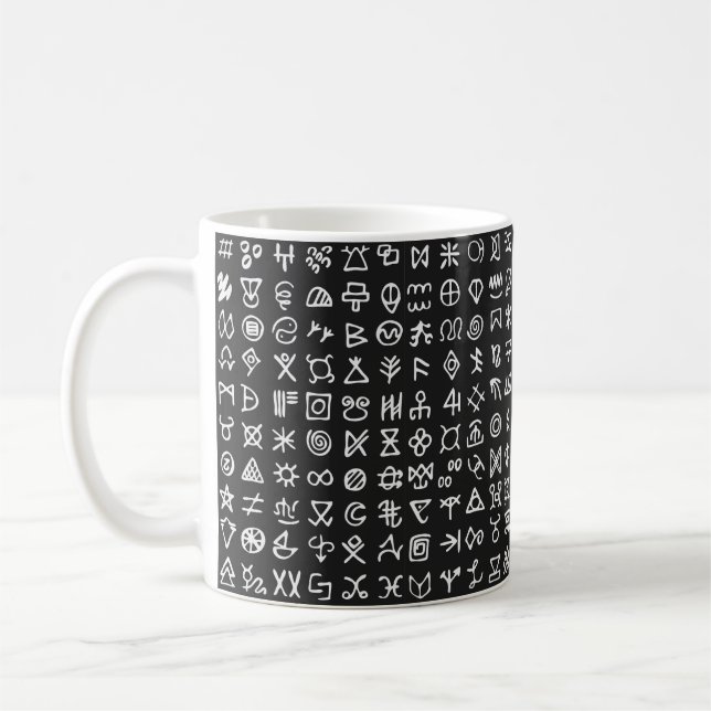 Caneca De Café Conjunto de símbolos que executam letras. oculto a (Esquerda)