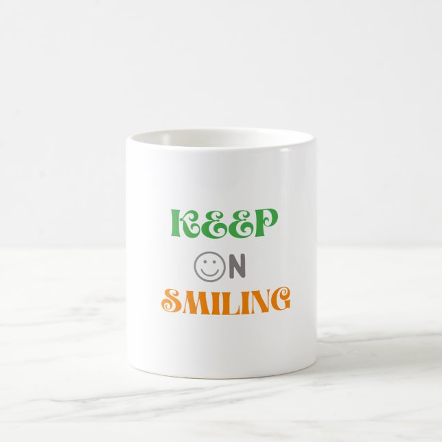 Caneca De Café Continue sorrindo (Centro)