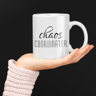 Caneca De Café Coordenador de Caos Texto Tipográfico